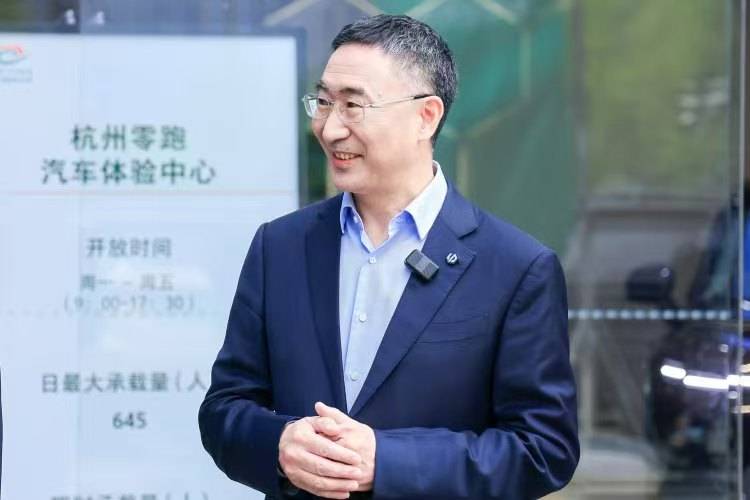 我用AI交易试了3个月，竟意外赚到了人生第一桶金